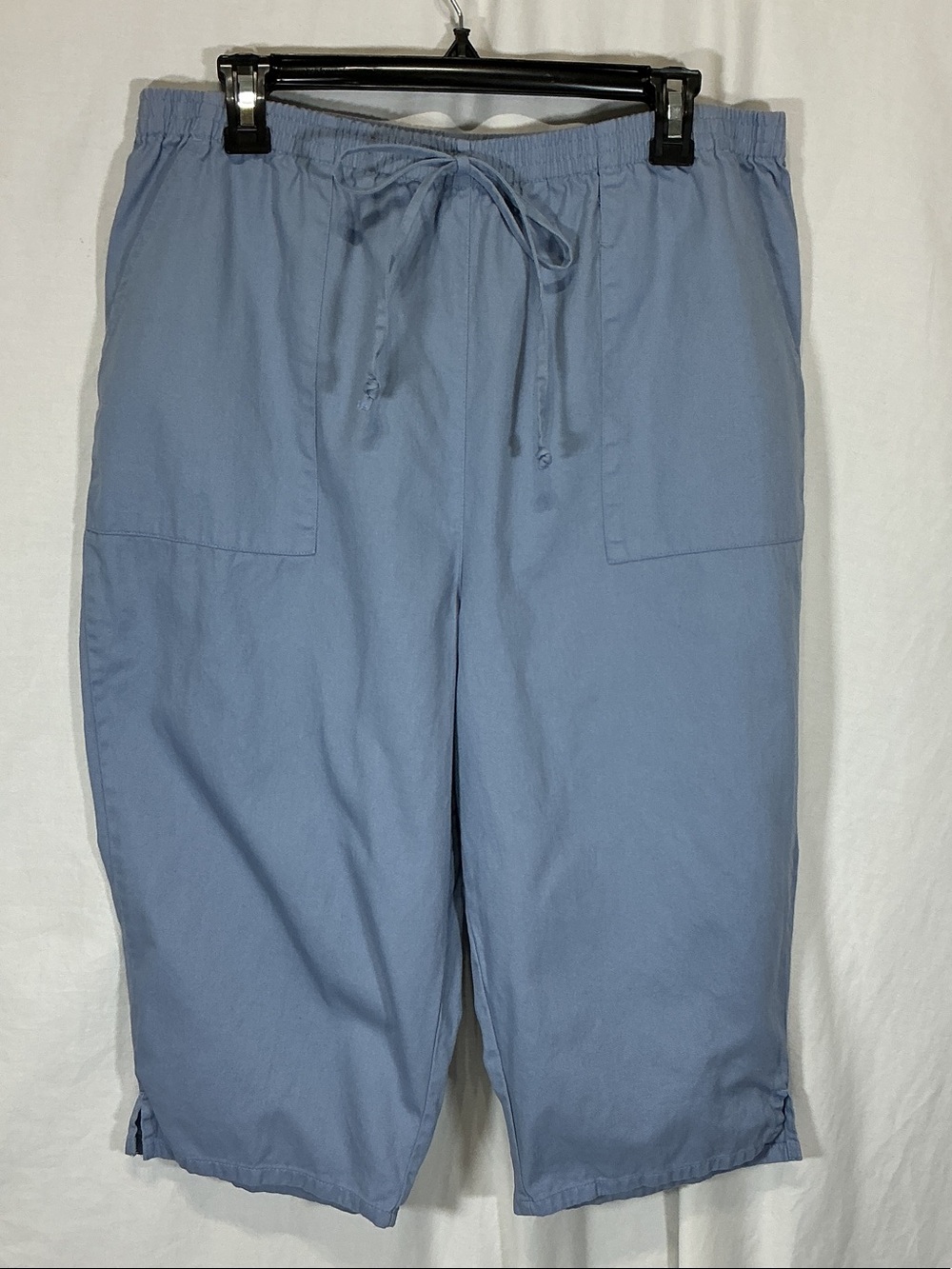 Women's Light Blue Drawstring Capris with Front Pockets